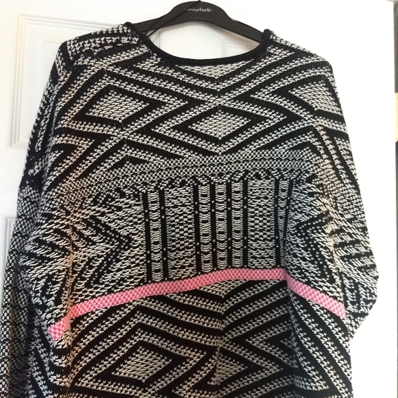 Cover-up sweater - Picture 2 of 2